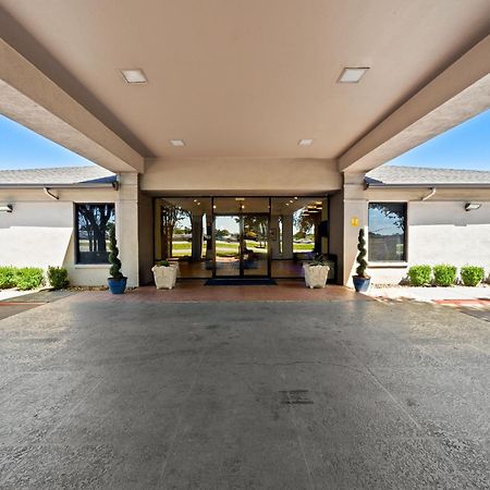 Days Inn By Wyndham Раунд-Рок Экстерьер фото